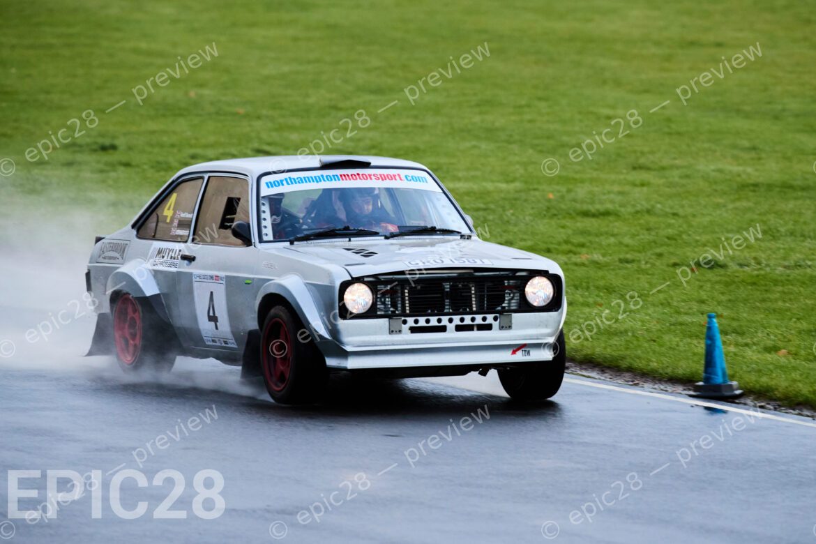 Castle Combe Race Circuit, England, 29th Nov 2025, Geoff Bennett and Tim Chapman race in a Ford Escort at the DAE Castle Combe Stage Rally. Credit: Craig Allan-McWilliams/Alamy Live News