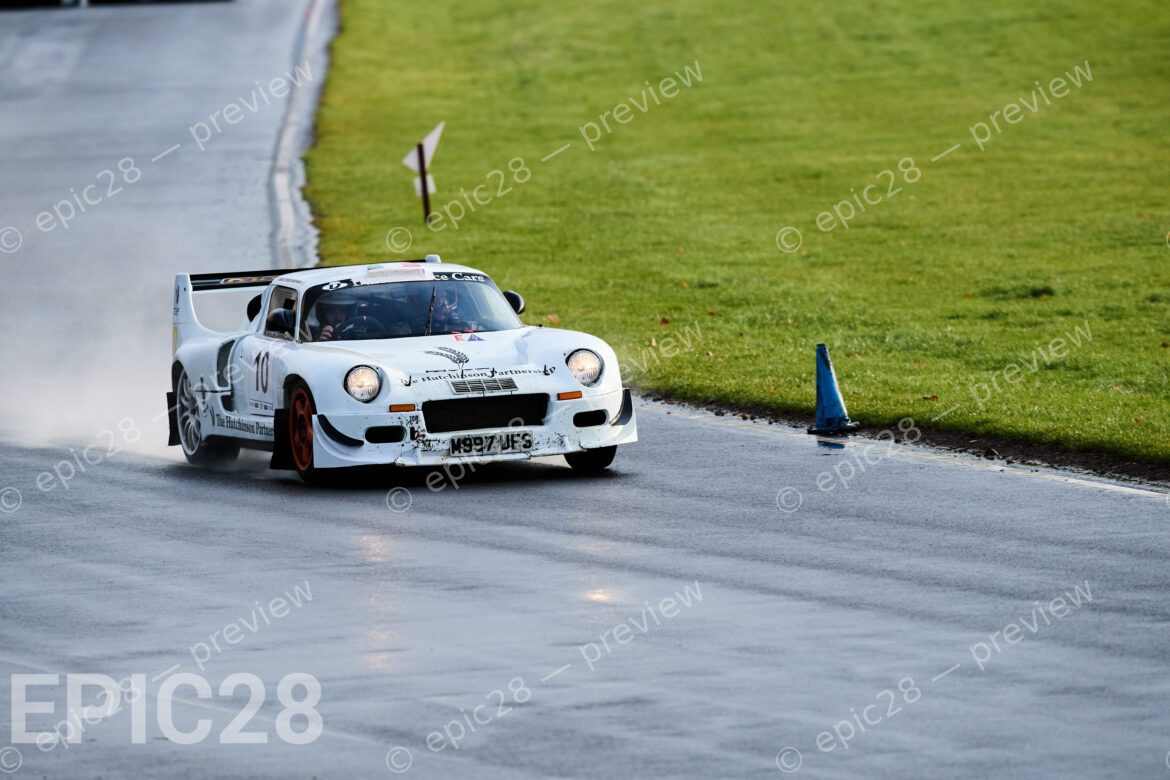 Castle Combe Race Circuit, England, 29th Nov 2025, Matt Lloyd and Rhys Edwards race in a Darrian T90 GTR at the DAE Castle Combe Stage Rally. Credit: Craig Allan-McWilliams/Alamy Live News