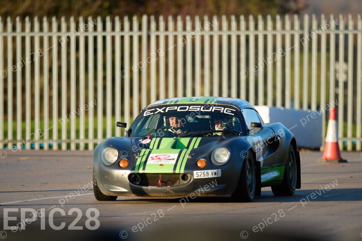 Donington Park, England, 30th Nov 2025, No17, Joseph Duffy of Dukeries CRC and Daniel Duffy of Dukeries CRC race in a Lotus Elise at the Tegiwa Donington Rally 2025 at Donington Park on 30th Nov 2025. Credit: Craig Allan-McWilliams/Alamy Live News