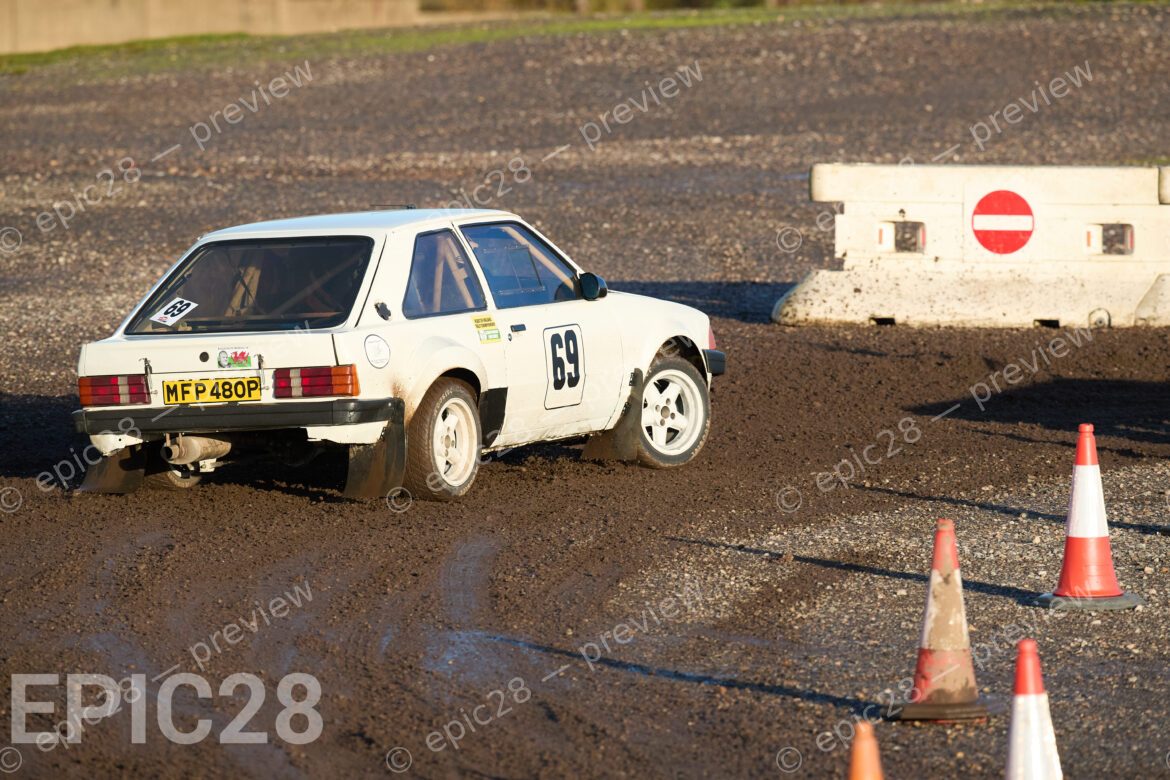 Donington Park, England, 30th Nov 2025, No69, Massie Piggott of Herefordshire MC and Julian Monkley of Herefordshire MC race in a Ford Escort G3 at the Tegiwa Donington Rally 2025 at Donington Park on 30th Nov 2025. Credit: Craig Allan-McWilliams/Alamy Live News