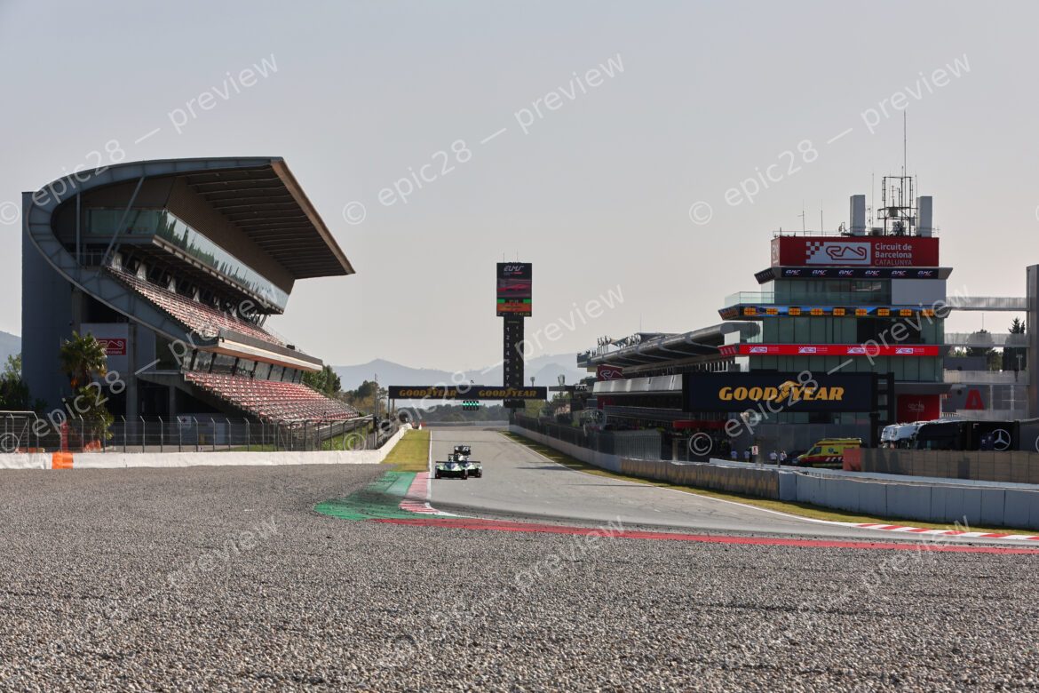 Barcelona, Spain. 10th Apr 2026. An LMP3 prototype navigates the main straight during Free Practice 2, focusing on precision and pace ahead of the upcoming qualifying sessions.. Credit: Tracey Allan-McWilliams/Alamy Live News
