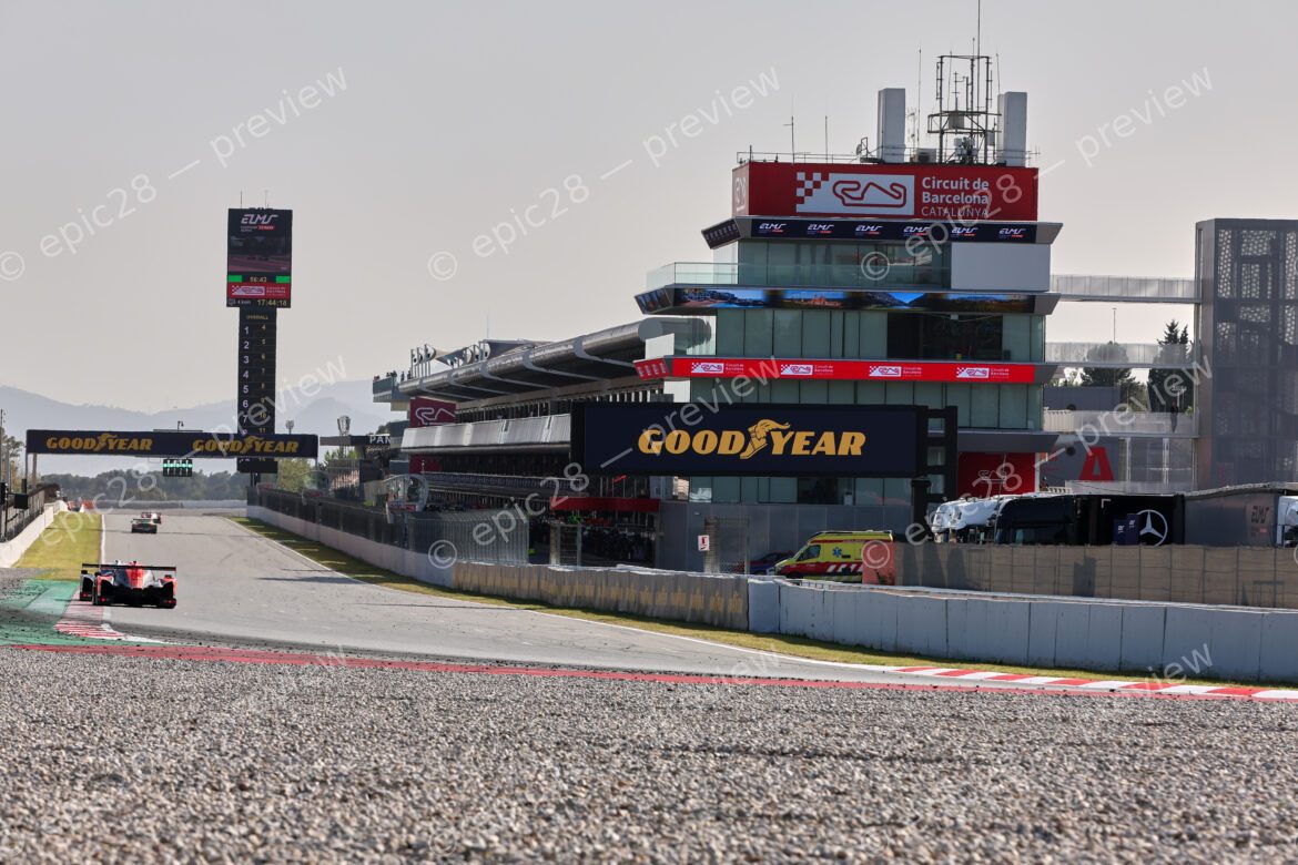 Barcelona, Spain. 10th Apr 2026. lone prototype navigates the main straight during Free Practice 2, focusing on precision and timing ahead of the Michelin Le Mans Cup.. Credit: Tracey Allan-McWilliams/Alamy Live News
